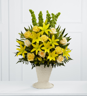 The FTD Golden Memories Arrangement