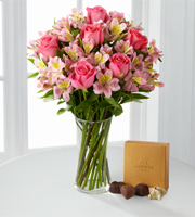 Dreamland Pink Bouquet with Vase and Godiva Chocolates