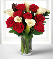Memorable Moments Bouquet with FREE Vase - 13 Stems
